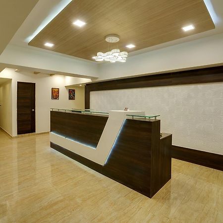 Rudra Royale Hotel Ahmadábád Kültér fotó
